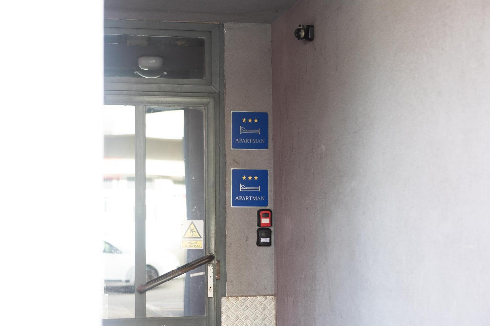 Apartman Antonio Gospić Buitenkant foto