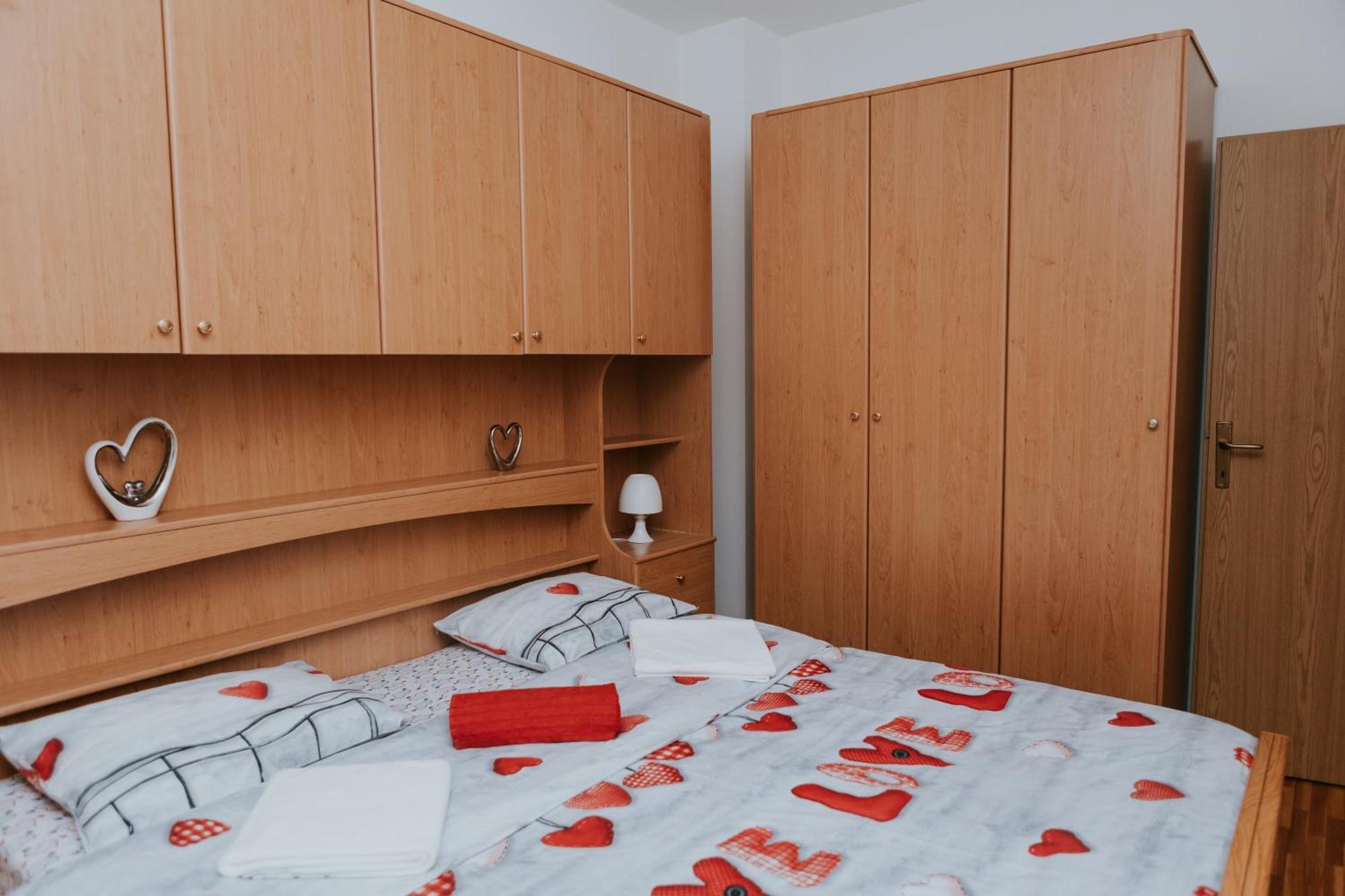 Apartman Antonio Gospić Buitenkant foto