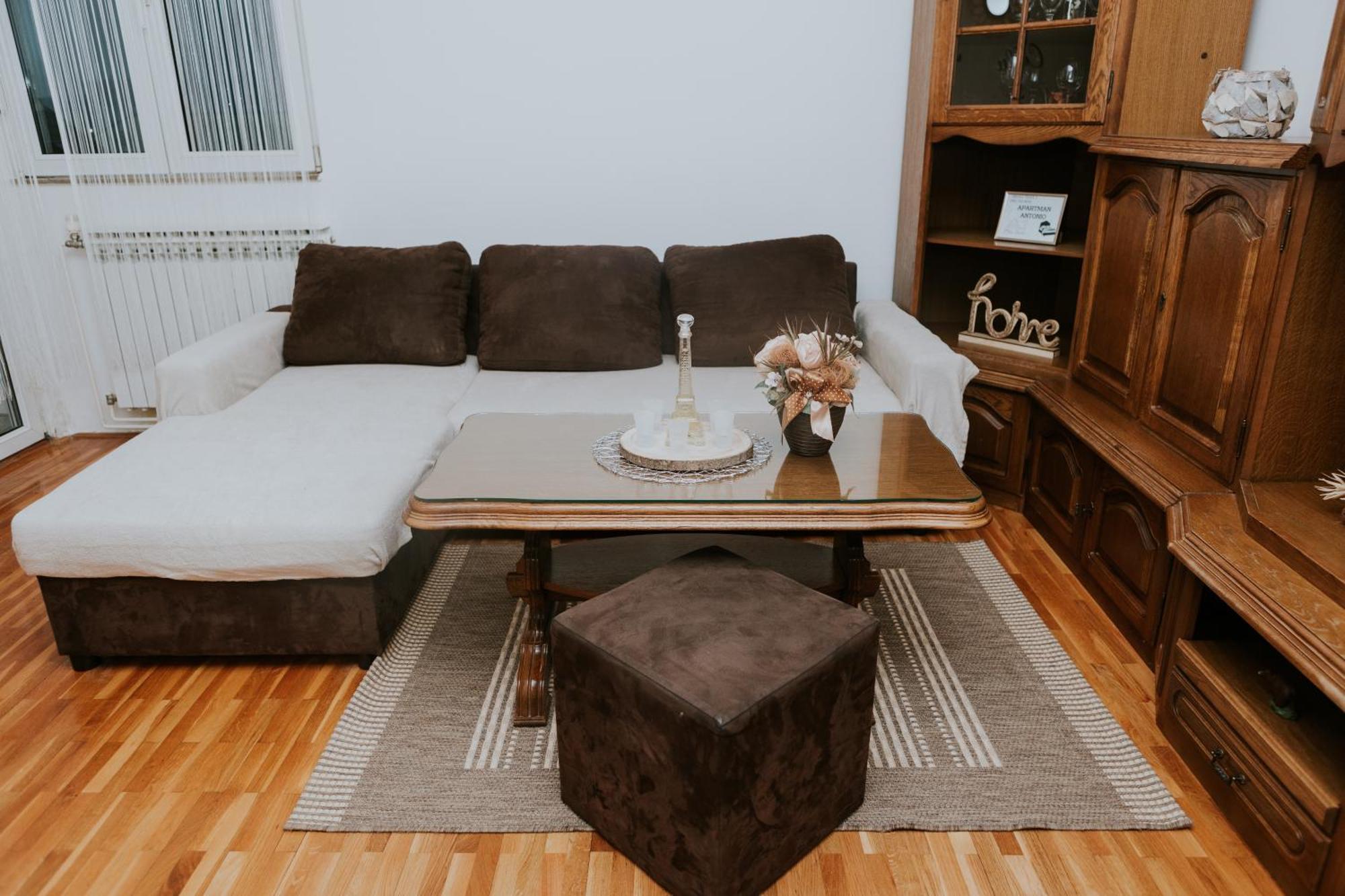Apartman Antonio Gospić Buitenkant foto
